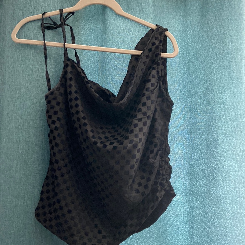 Black crop Tyler Mcgillivary patterned top